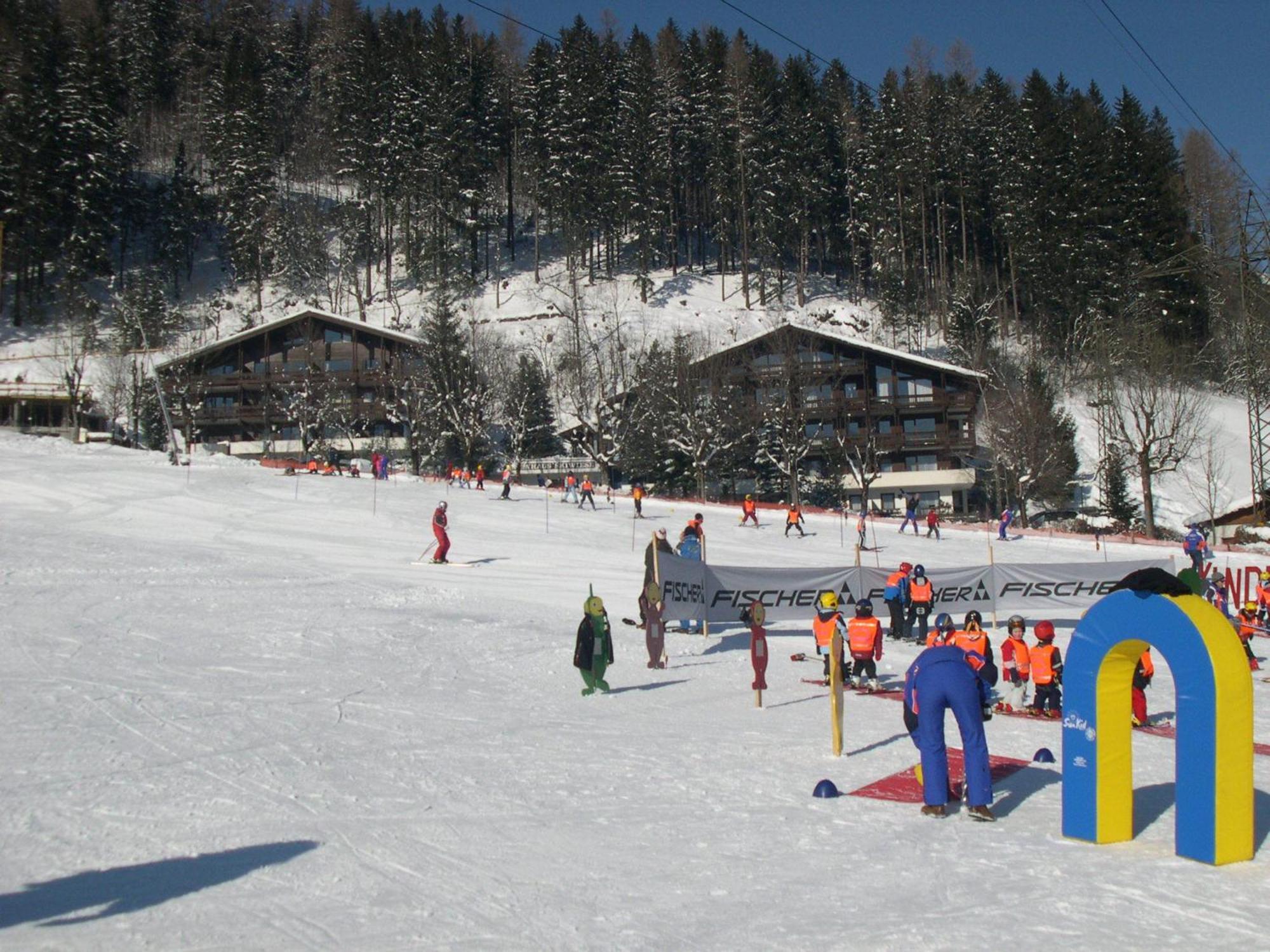 Schiwiese Mit Freiem Eintritt In Alpentherme Und Sommernutzung Der Gasteiner Bergbahnen * Bad Hofgastein