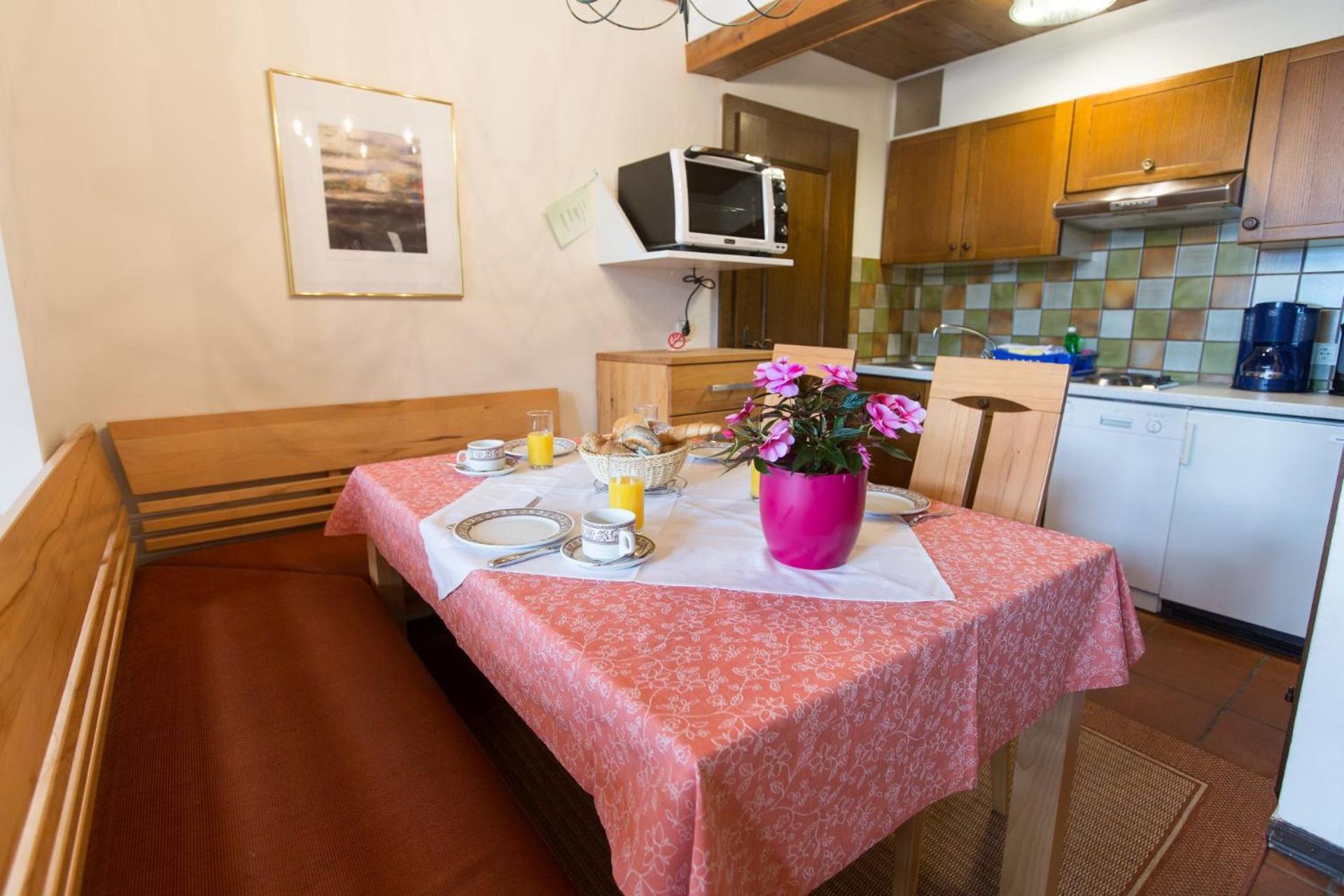 Apartment Schiwiese Mit Freiem Eintritt In Alpentherme Und Sommernutzung Der Gasteiner Bergbahnen Bad Hofgastein